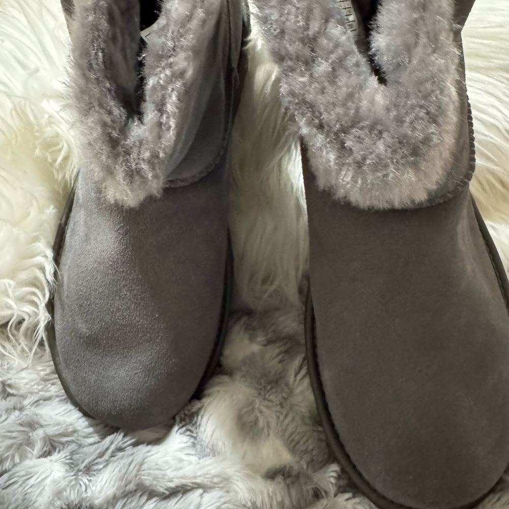 UGG Gray Fur-Lined Crystal logo ankle Winter Boots NEW